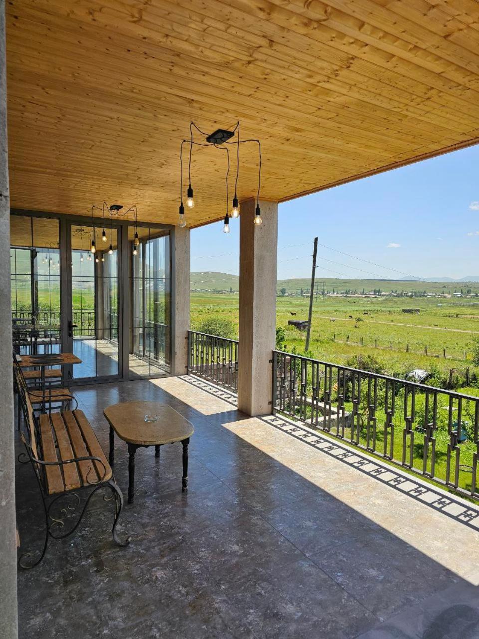 Sargsyan Eco House Aparthotel Севан Екстериор снимка
